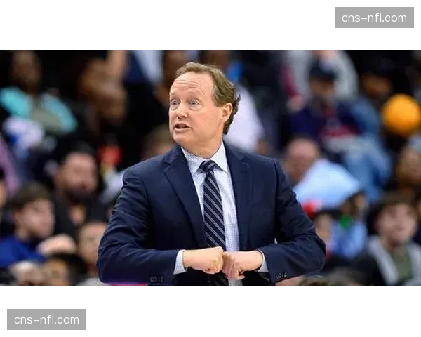 狼队发布伤病报告：核心中场因肌肉疲劳出战成疑，或影响球队攻防转换节奏