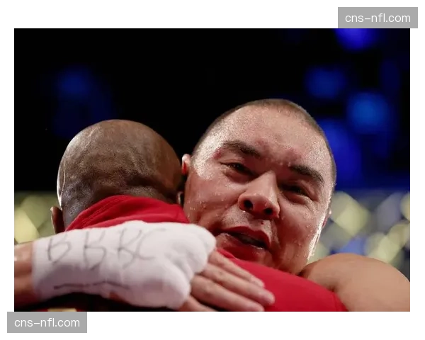 丹泽尔·本特利备战WBO临时冠军战,训练强度加大 丹泽尔·本特利备战WBO临时冠军战,训练强度加大